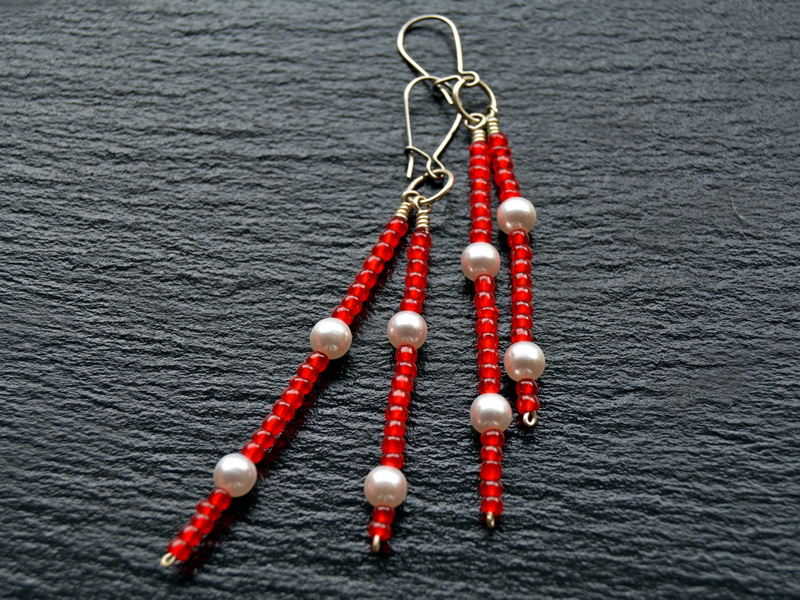 Ørering med to rækker røde perler